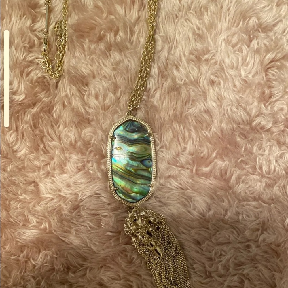 Kendra Scott necklace